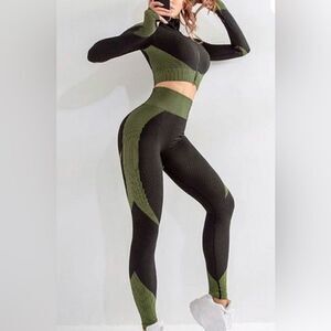 Indigen Green and Black 2 piece Workout set, Leggings and Cropped Jacket Size XS
